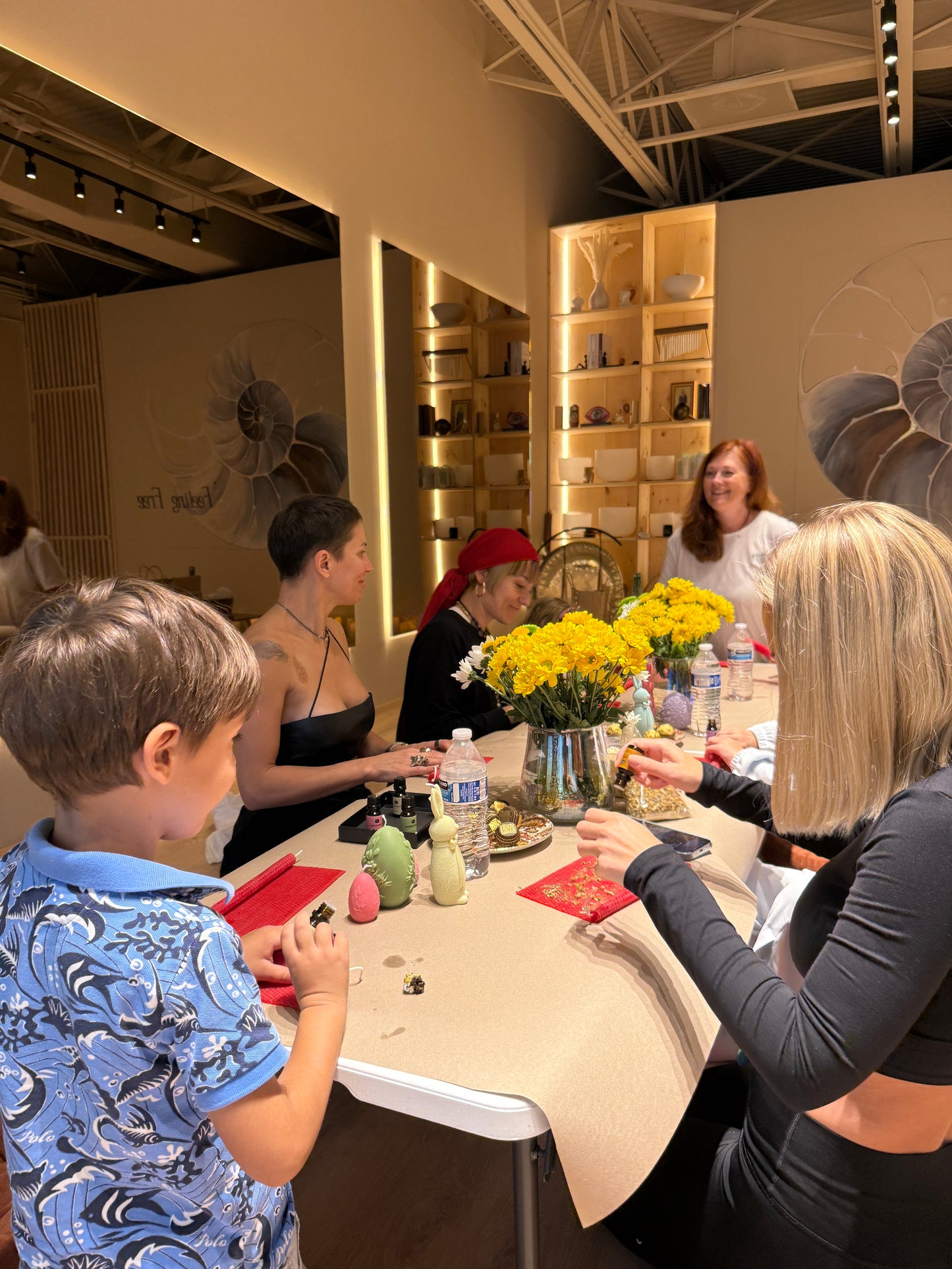 Candle making class for adults and children every Sunday May 4th - 12pm    Класс по изготовлению свечей для взрослых и детей