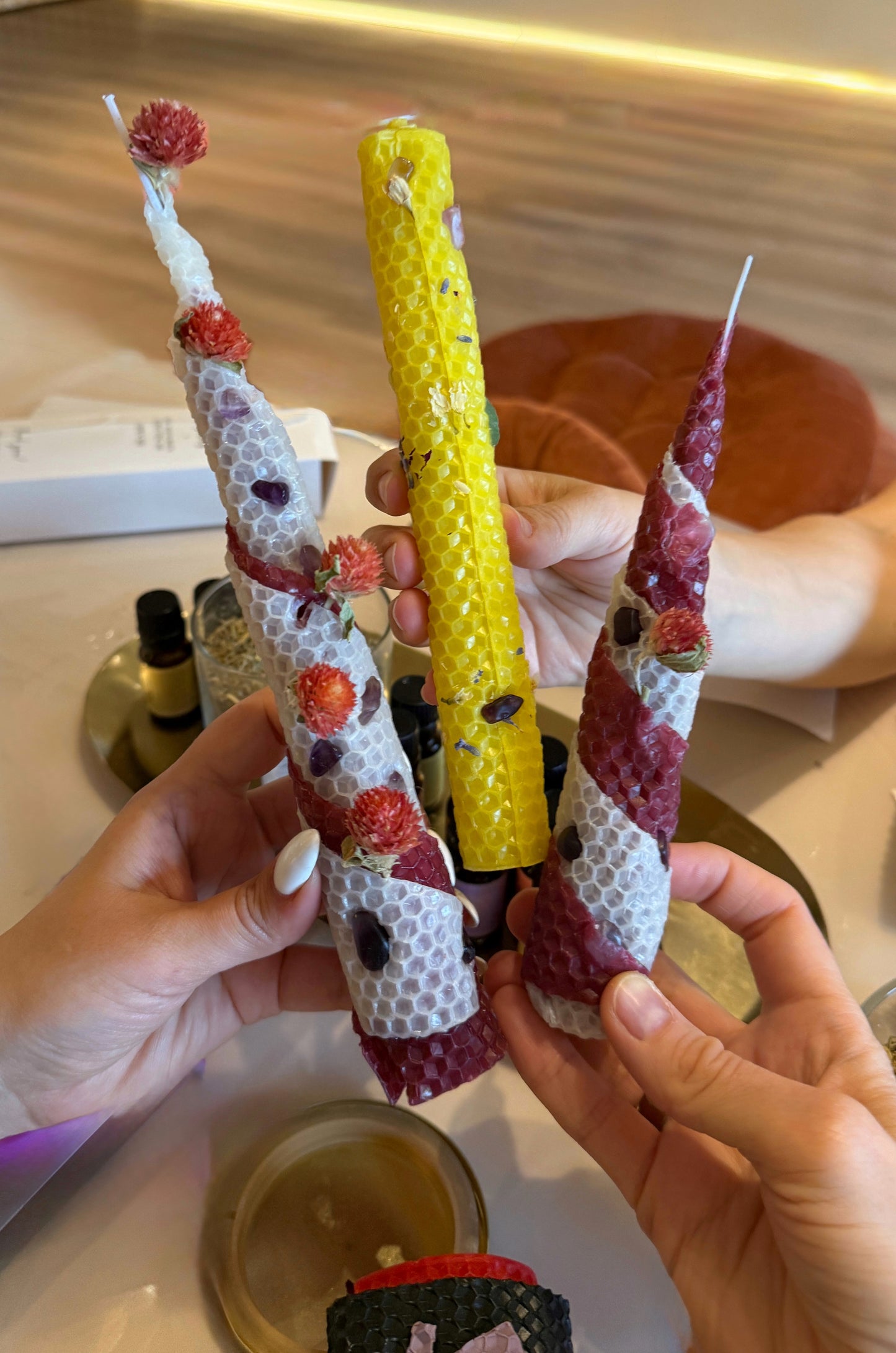 Candle making class for adults and children every Sunday May 4th - 12pm    Класс по изготовлению свечей для взрослых и детей