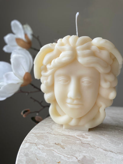 0.Gorgon head Candle